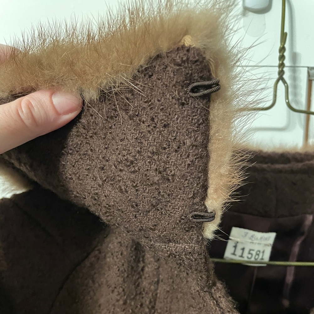 VTG Wool Coat w/ Fur Collar - Picture 4 of 7